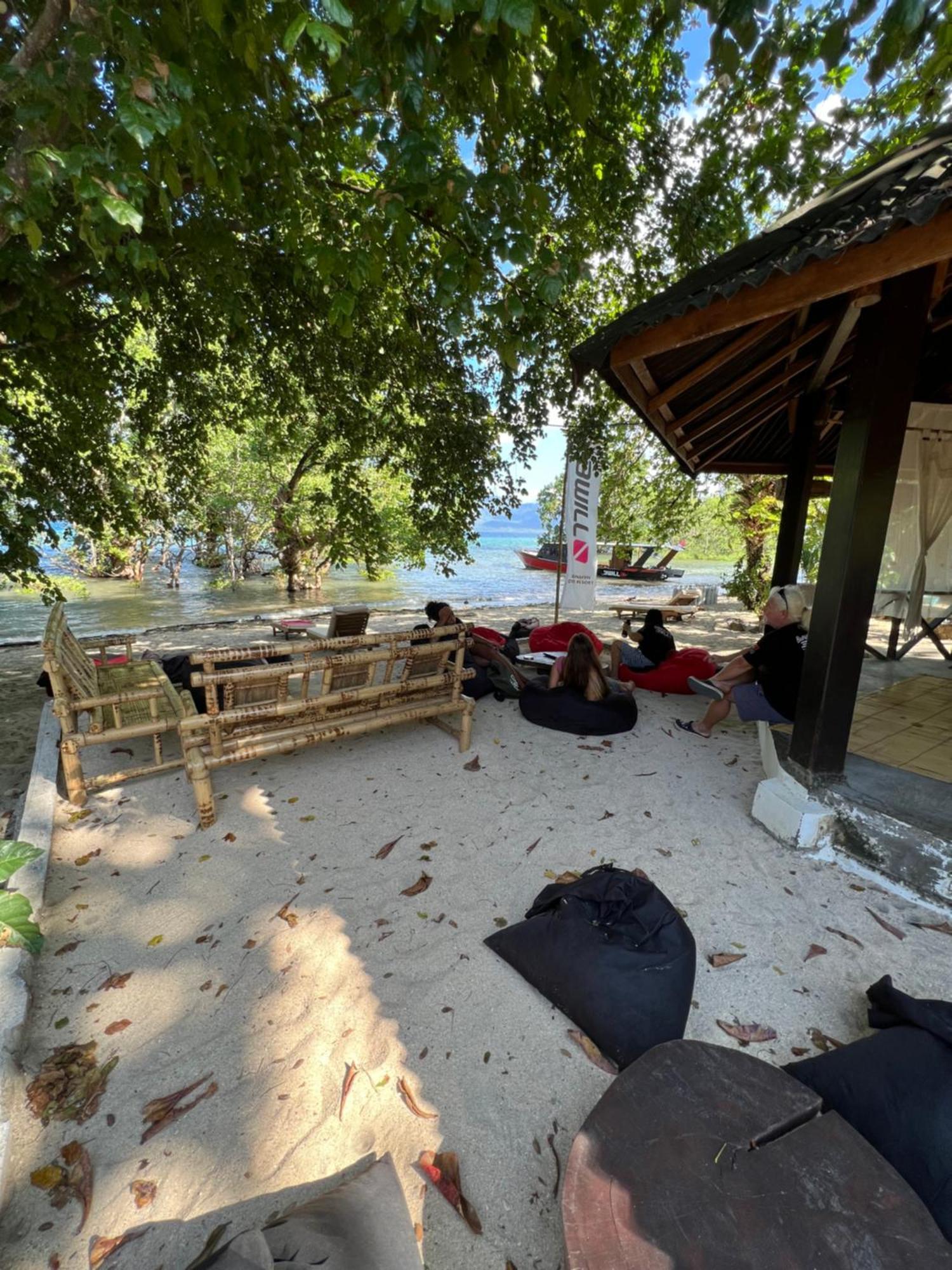 3Will Bunaken Dive Resort 外观 照片